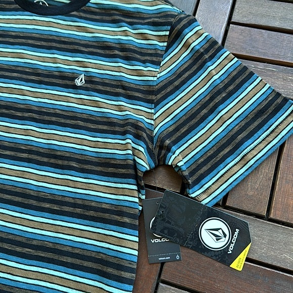 ⚡️NWT⚡️ Volcom Modern Fit Striped Cotton T-Shirt - Boys XL - Picture 2 of 4
